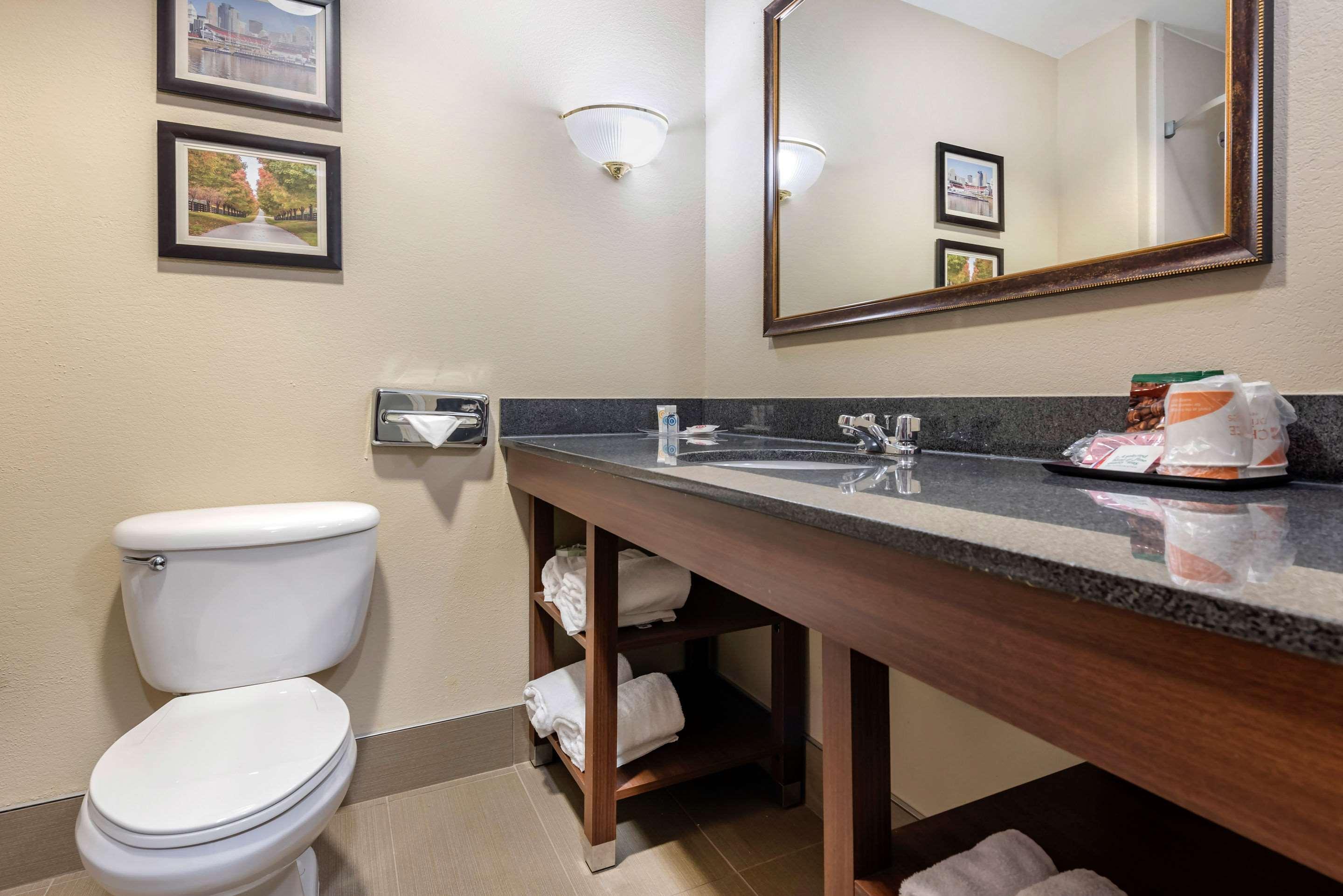 Comfort Suites Cincinnati Airport Hebron Exterior photo